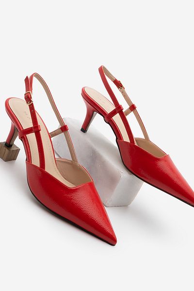 Marjin Damskie szpilki ze spiczastym noskiem i paskiem na pięcie Verani Red Patent Leather