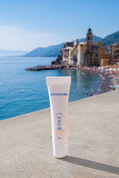 Athenias Anti Chap Lip Balm - 15 Gr Spf15, Strawberry Flavored Lip Care, Anti-crack