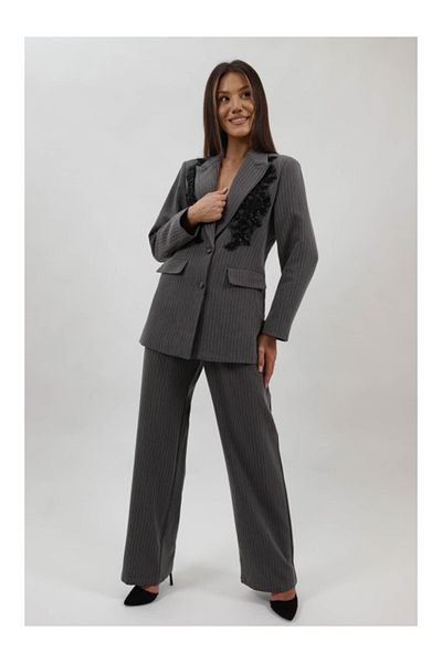 De Royal Italy Occasion Suit With Commo Appliques M-l Grey