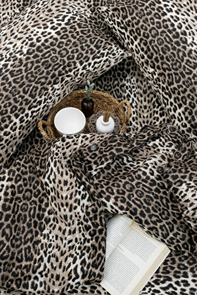 mihriban Double Quilted Multi-Purpose Pique Bed Cover Set-Leopard Pillowcase