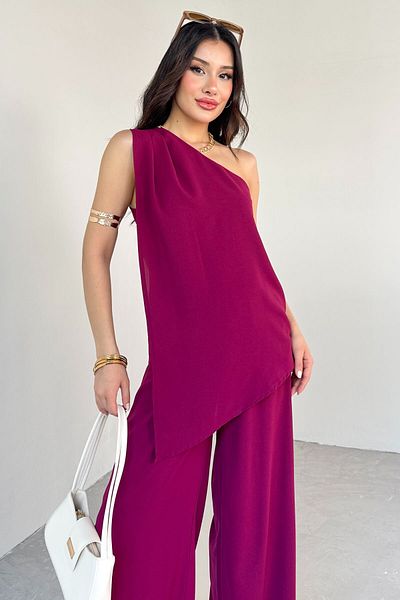 Cappmoda TKM-13291 بلوزة منسدلة بكتف واحد من البرقوق، بنطال واسع الساق مرن، طقم مكون من قطعتين