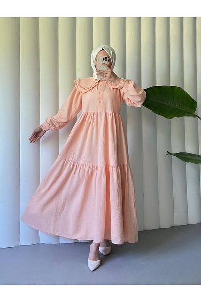 Modamorfo Importiertes Leinenkleid – Babyhalsband, Rüschen und fragmentiert