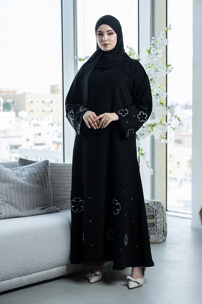 LAVİNİA عبايه نسائيه من لافينيا تطريز اسفل قماش ملكي