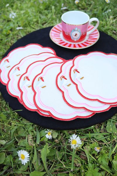 vipceyiz 6 Pieces Love Birds Linen Fabric Red Embroidered Coffee Side Cocktail Presentation Napkin