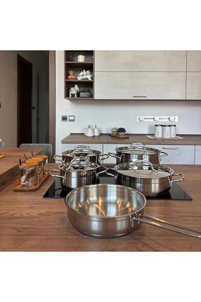 Alfa 9-piece stainless steel cookware set