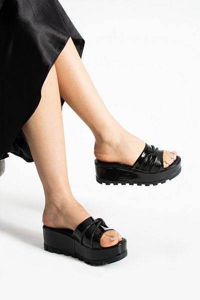 Motif Black Piping Wedge Heeled Women's Slippers High Sole Slippers