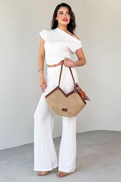 Cappmoda TKM-13288 Λευκό ύφασμα φούσκα με λαιμόκοψη μπλούζα με λαιμόκοψη Loose παντελόνι Σετ δύο τεμαχίων
