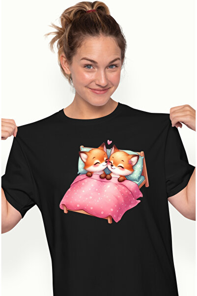 StoryGift Romania Tricou Femei Cu O Vulpita Si Un Vulpoi Care Stau In Pat, Il...