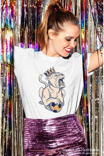StoryGift Romania Women's T-Shirt With Lion With Crown Roaring, Football Heart, Dangerous Jungle Animal, Me WHT_L