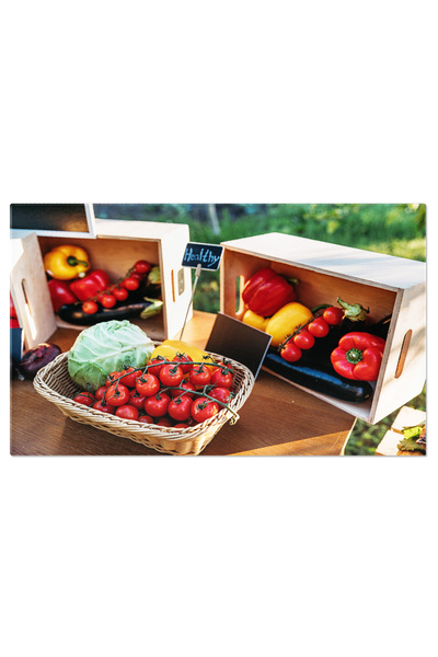 StoryGift Romania Tablou Canvas Vedere Detaliata A Legumelor Proaspete Cultivate Local La Un Targ De Produse, Pro