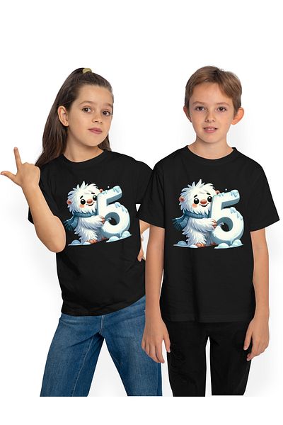 StoryGift Romania Tricou Copii Cu Yeti Care Tine Cifra "5", Ilustratie, Omul Zapezilor, Fular, Frig, Matemat