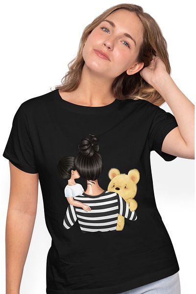 StoryGift Romania Tricou Femei Cu O Mama Care Isi Tine In Brate Baietelul, Urs De Plus, Ilustratie Blk_l