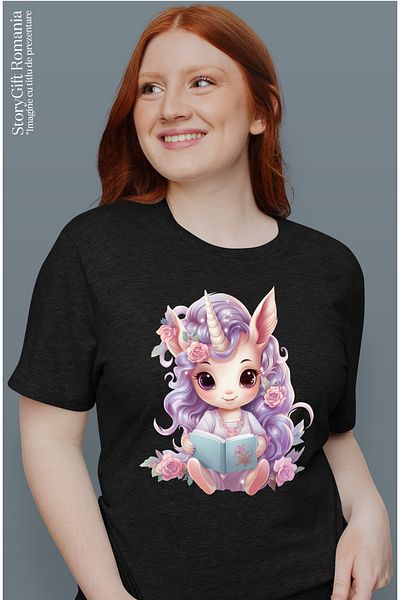StoryGift Romania Tricou Femei Cu Un Unicorn Care Tine O Carte Deschisa, Ilustratie, Par Lung, Mov Blk_l