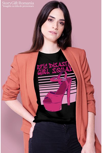 StoryGift Romania Tricou Femei Cu Pantof Cu Toc Roz Inalt, Mesaj In Engleza Epic Disaster Girl Squ Blk_l