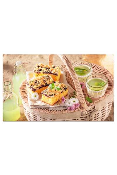 StoryGift Romania Tablou Canvas Placinta Cu Drojdie Si Afine, Savurata Pe Plaja, Sub Razele Blande Ale Soarelui D