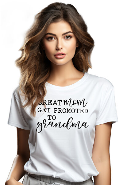 StoryGift Romania Women's T-shirt for beloved mothers who are "promoted" to t...