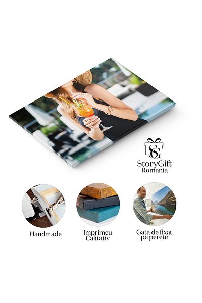 StoryGift Romania Tablou Canvas Deliciu Si Refresc Femeia In Costum De Baie Cu Un Cocktail In Mana Infruntand Ca