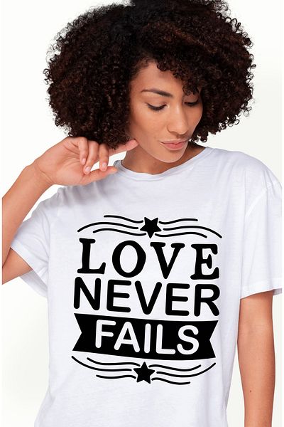 StoryGift Romania Tricou Femei cu stelute si mesaj din care reiese ca iubirea nu da niciodata gres WHT_L