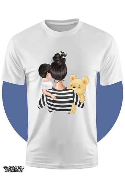StoryGift Romania Tricou Copii Cu O Mama Care Isi Tine In Brate Baietelul, Urs De Plus, Ilustratie, Iubire M