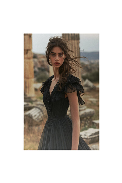 StoryGift Romania Tablou Canvas: Zeița Atenei În Rochie Neagră La Ruinele Ora...