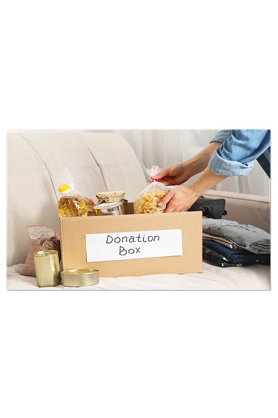 StoryGift Romania Tablou Canvas: Donarea Hainelor - Voluntariat, Reciclare, Generozitate