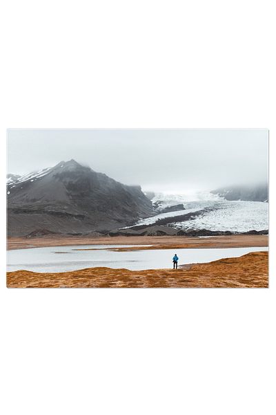 StoryGift Romania Tablou Canvas Turist Singuratic Langa Laguna Glaciara Vatnajokull, Fjallsarlon, Islanda, Glacia