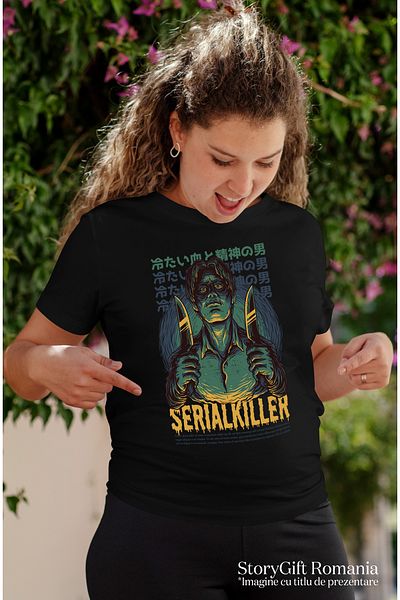 StoryGift Romania Tricou Femei Cu Om Camasa Si Par Cu Carare Pe Mijloc Doua Cutite In maini, Text BLK_L