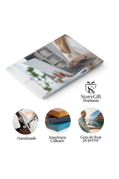StoryGift Romania Tablou Canvas - Viata Digitala: Tanar Utilizand Laptopul Pentru Social Media Si Munca