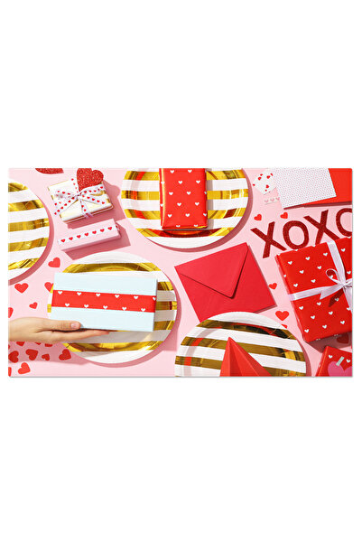 StoryGift Romania Tablou Canvas Fata De Masa Decorata Cu Cutii Cadou, Tacamur...