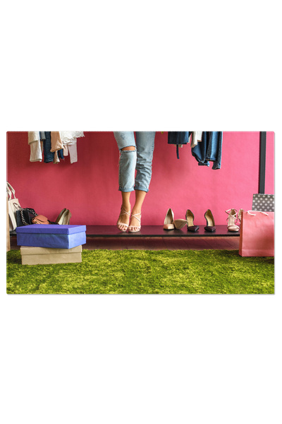 StoryGift Romania Tablou Canvas Shopping Si Eleganta Tanara Alegand Pantofi E...