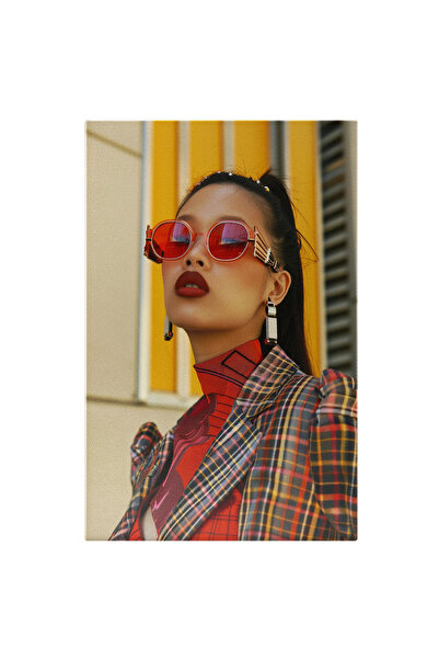 StoryGift Romania Tablou Canvas Frumoasa Fata Cu Parul Prins In Codite Si Ochelari Cu Cercei Si Ruj Rosu In Bluz