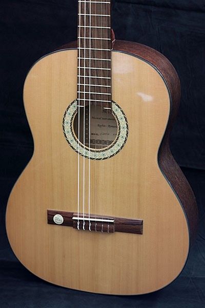 Hora Classical Guitar Bronze Oak 4/4 Hora