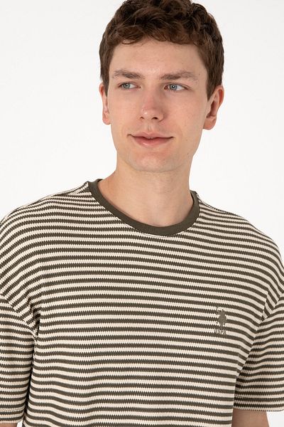 U.S. Polo Assn. Ανδρικό μπλουζάκι Comfort Fit Crew Neck με πλεκτό βιζόν 50300153-vr052