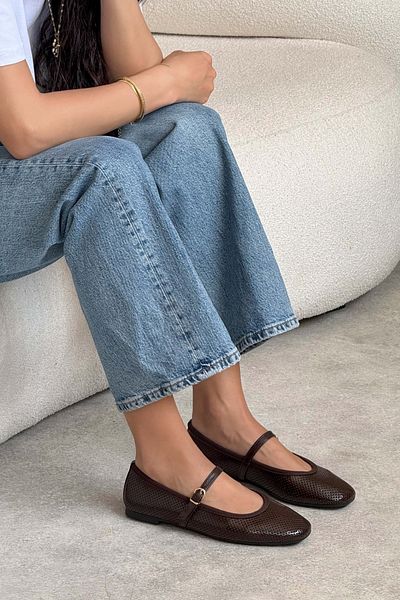 NİŞANTAŞI SHOES Giallo Brown Crinkle Matte Belt Detail Stapled Flat Sole Women's Babet