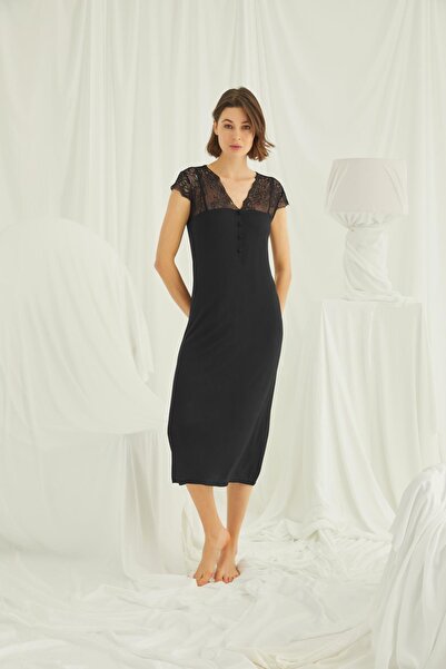 MONAMİSE Νυχτικό με δαντέλα στο μπράτσο και το λαιμό και κουμπιά στο μπροστιν...