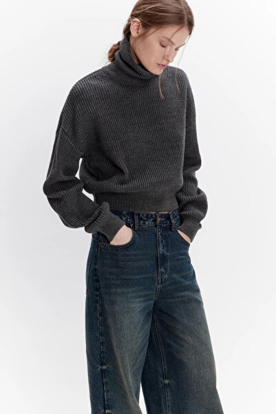 Suede Style 1001 سترة نسائية محبوكة سميكة ذات ياقة عالية