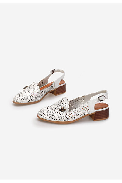 B T Shoes Bílé lodičky na nízkém podpatku Catrivana