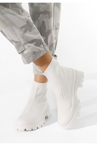 B T Shoes Sneakers Tip Soseta Nasira Albi