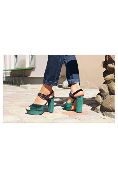 StoryGift Romania Tablou Canvas Picioare Subtiri De Femeie In Blugi Trendy Si...