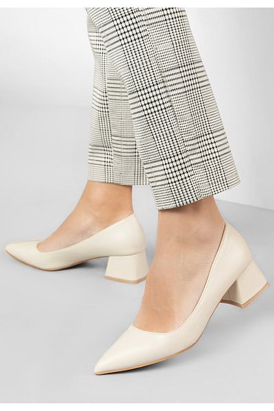 B T Shoes Pantofi Cu Toc Mic Alleva Bej