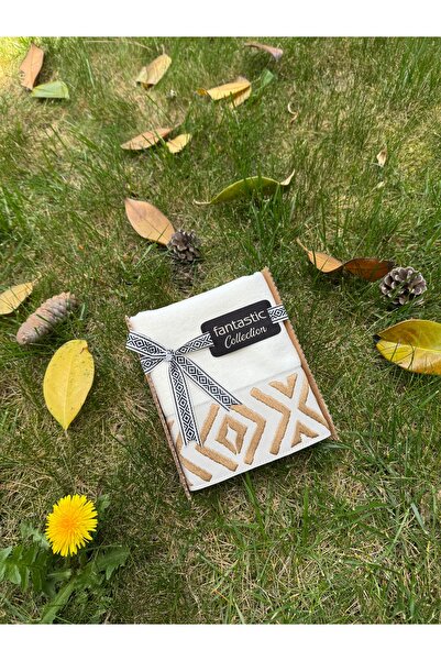 Fantastic Collection Набір подарункових рушників з бордюром, вишитим геометричним візерунком, з особливого оксамиту