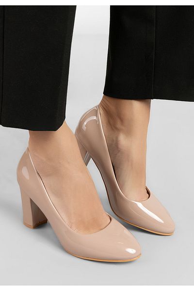 B T Shoes Chic Beige Patent Heeled Shoes