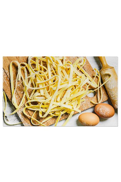 StoryGift Romania Tablou Canvas Paste Tagliatelle Fainoase Facute In Casa Pe O Masa Alba Paste Proaspete Si Gust