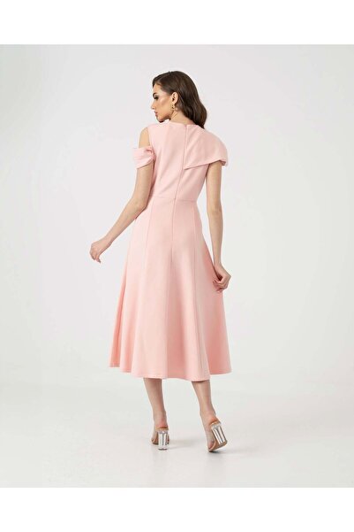 UO Dresses فستان كلاسيكي جديد باللون الوردي