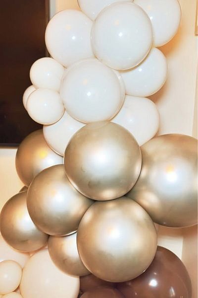 BeySüS Set of 60 Balloons |   Chocolate Brown - Gold Chrome - Cream |   Chain + Pump