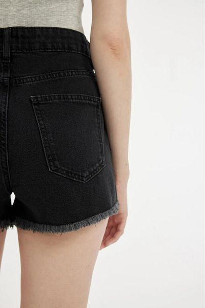 soBasic Pantaloni scurți din denim rupti