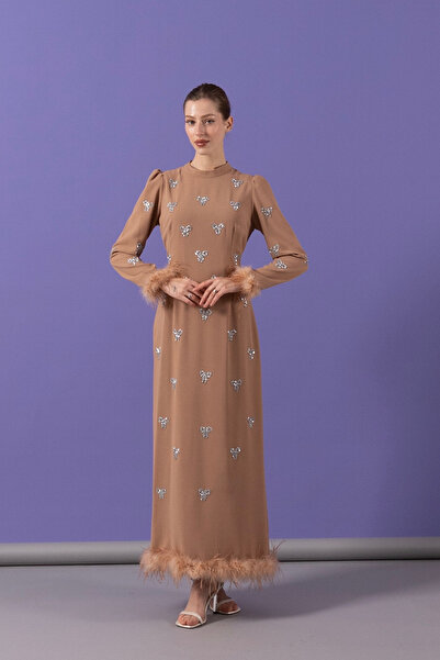 Stilife Kolları Tüy Detay Taş İşlemeli Abiye Vizon