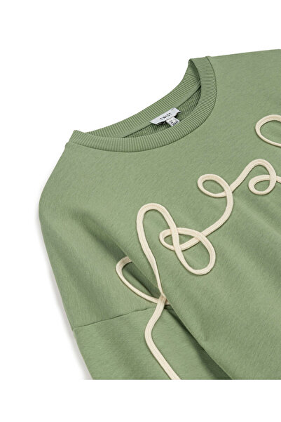 Twist Embroidery Detailed Sweatshirt