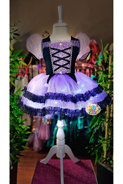 3b kids kuromi ışıklıkostüm saçeldiventopuklu ayakkabıseti(ayakkabı numarasını mesaj yazınız 26-36 arasıdır)