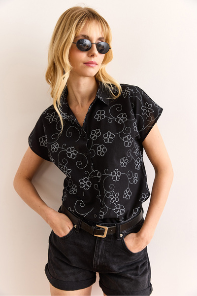 Olalook Women's Ivy Black Patterned Linen Bat Shirt Gml-19001129